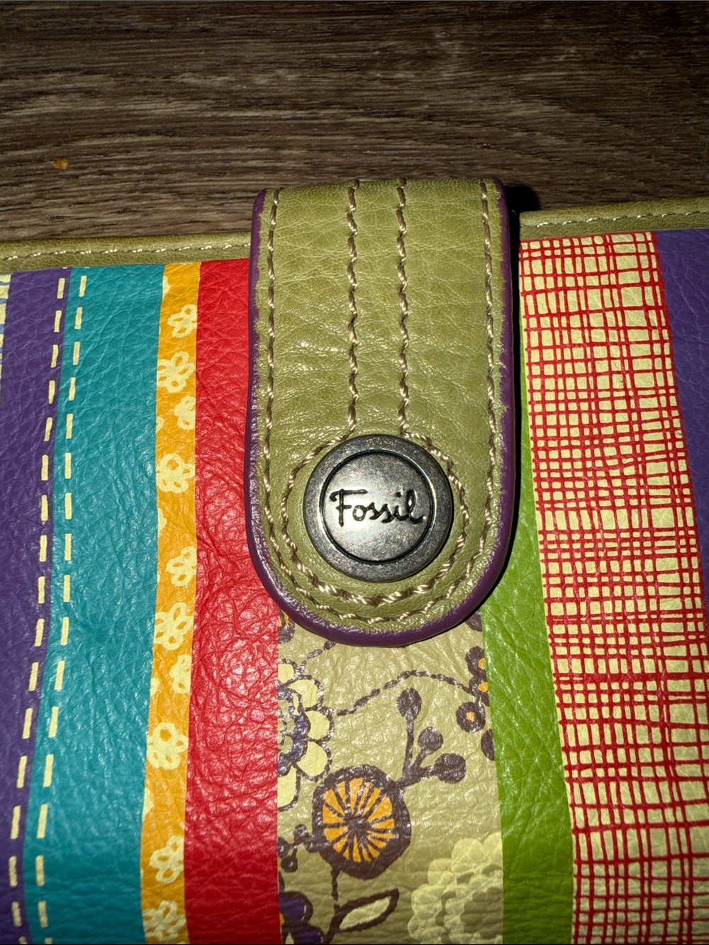 Fossil Multicolor Striped Leather Wallet with Light Green Trim - Picture 2 of 14